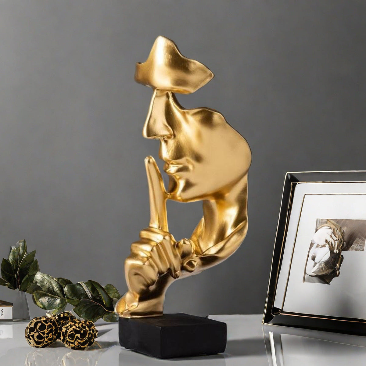 Artful Figure with Shy Girl Motif | Kelmera