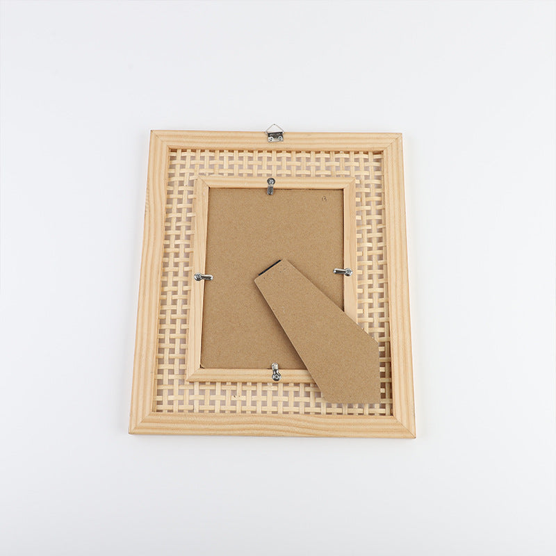 Artful Picture Frame in Rattan Design | Kelmera
