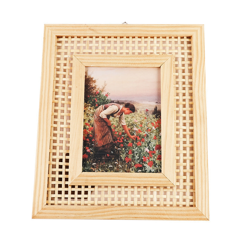 Artful Picture Frame in Rattan Design | Kelmera