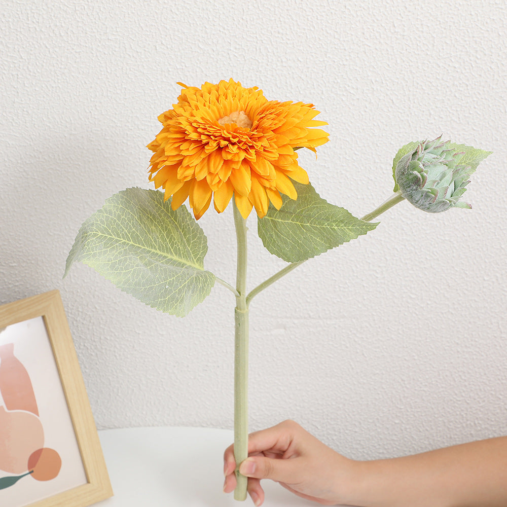Artificial Bouquet with Detail-Loving Flowers and Leaves | Kelmera