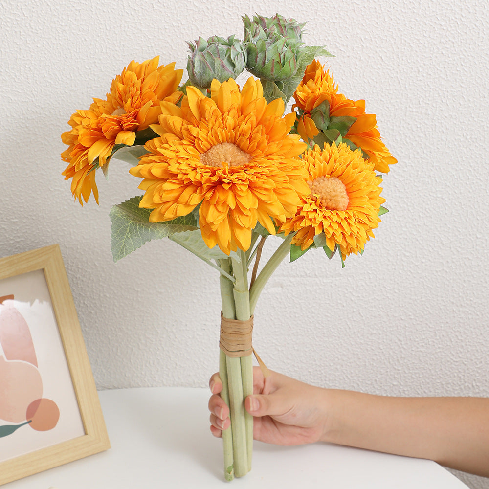 Artificial Bouquet with Detail-Loving Flowers and Leaves | Kelmera