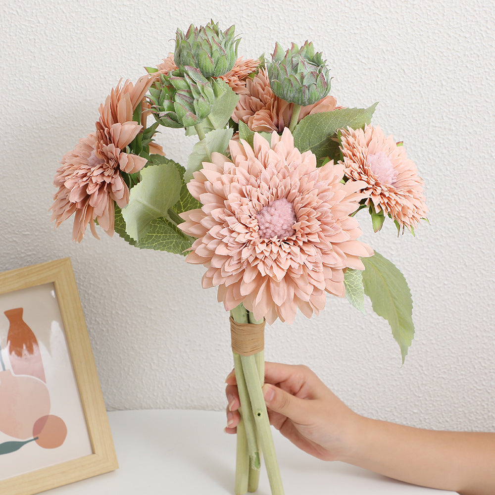 Artificial Bouquet with Detail-Loving Flowers and Leaves | Kelmera