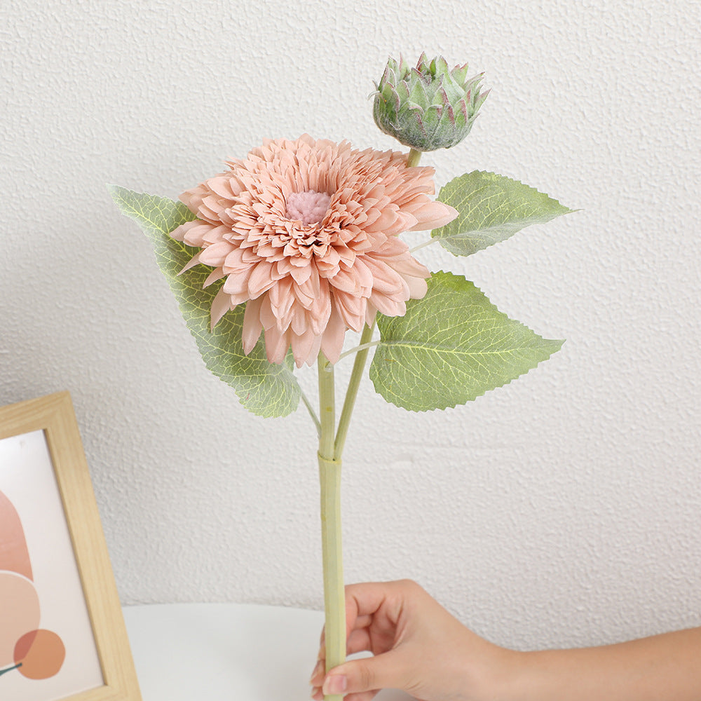 Artificial Bouquet with Detail-Loving Flowers and Leaves | Kelmera