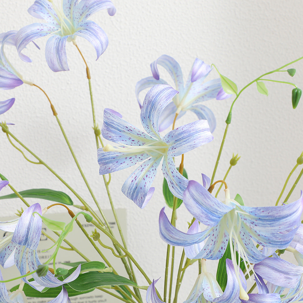 Artificial Lily Bouquet with Detail-Loving Flowers | Kelmera