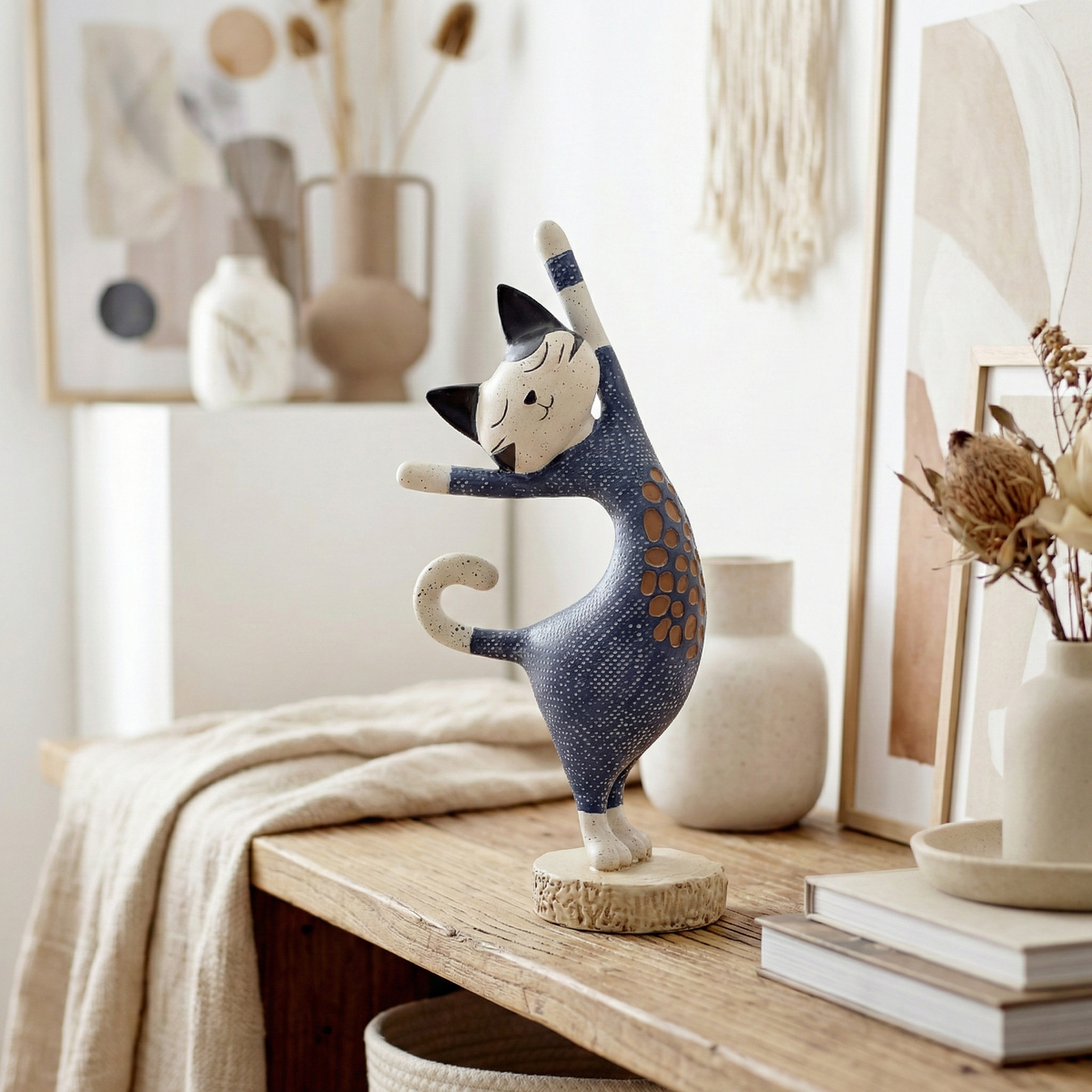 Artistic Cat Figurine in Vibrant Design | Kelmera