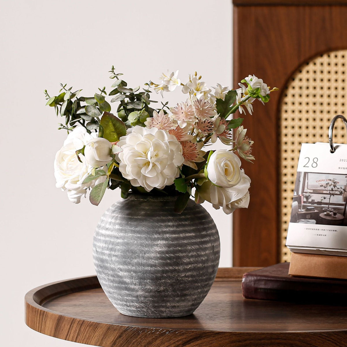Artistic Decorative Vase | Kelmera