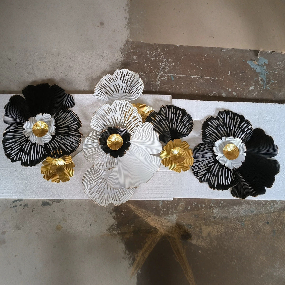 Artistic Floral Metal Wall Sculpture | Kelmera