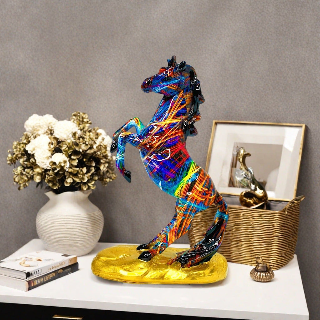 Artistic Horse Figure in Modern Design | Kelmera