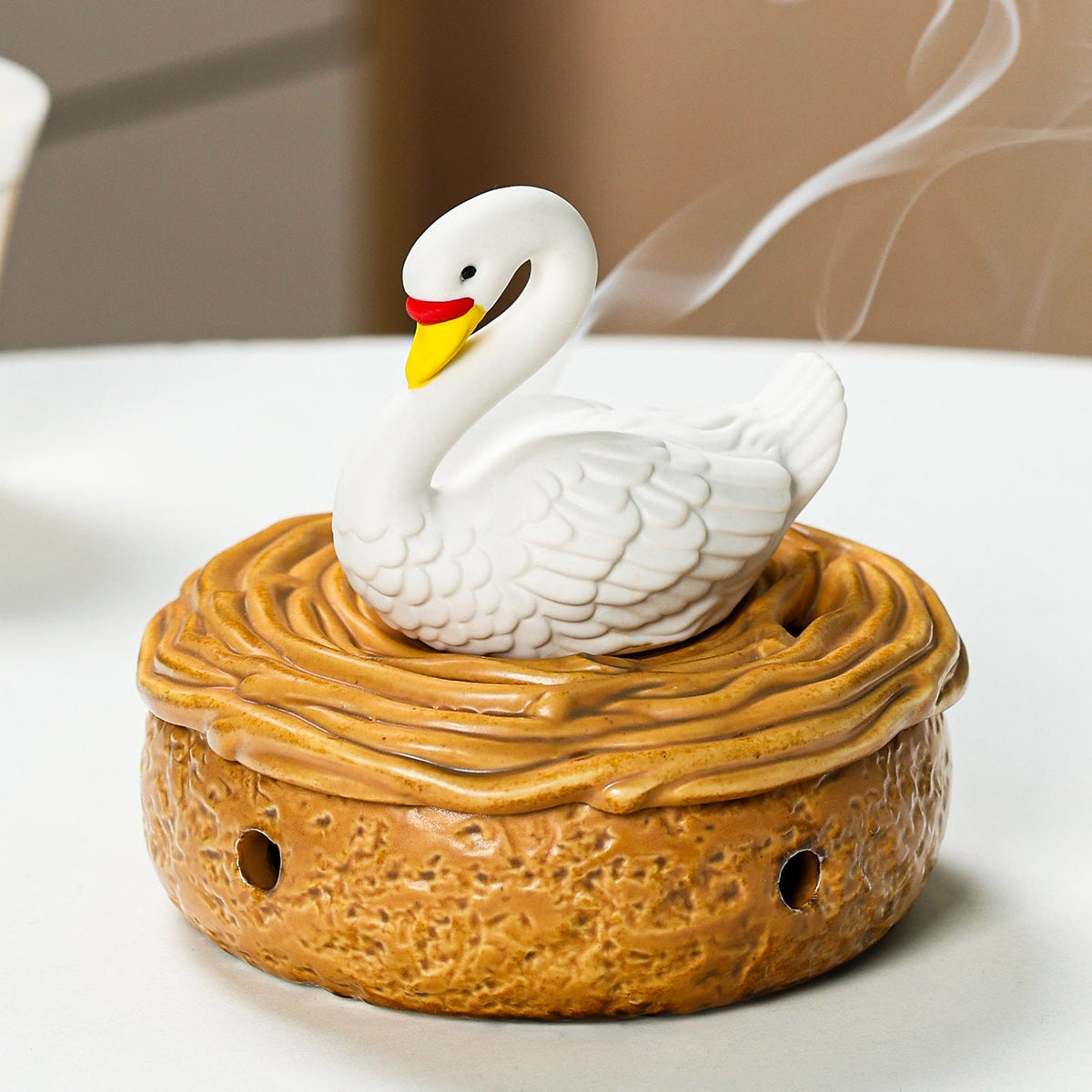 Artistic Swan Figurine | Kelmera