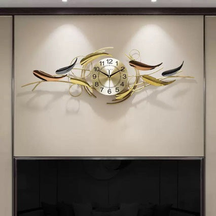 Artistic Wall Clock with Leaf Motif | Kelmera