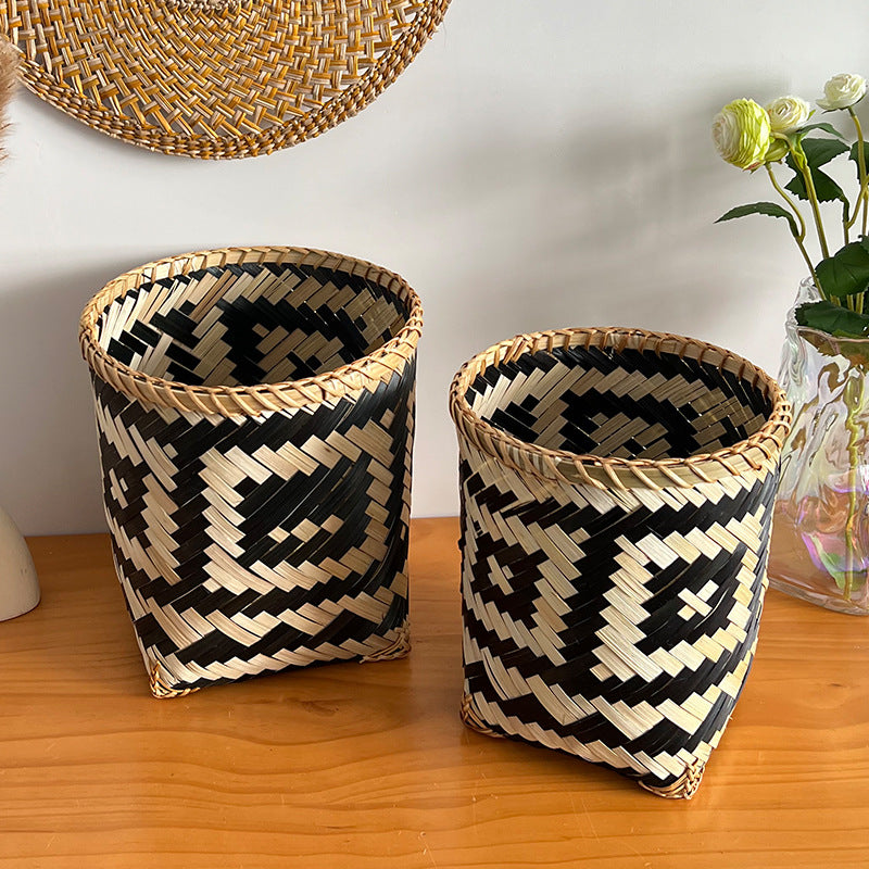 Basket made of Woven Natural Material | Kelmera