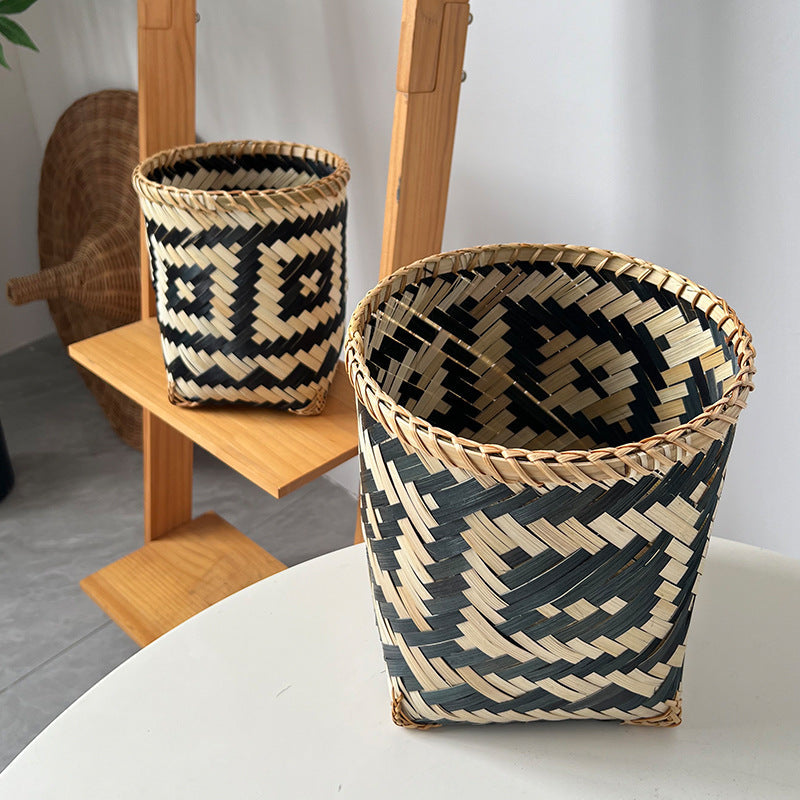 Basket made of Woven Natural Material | Kelmera