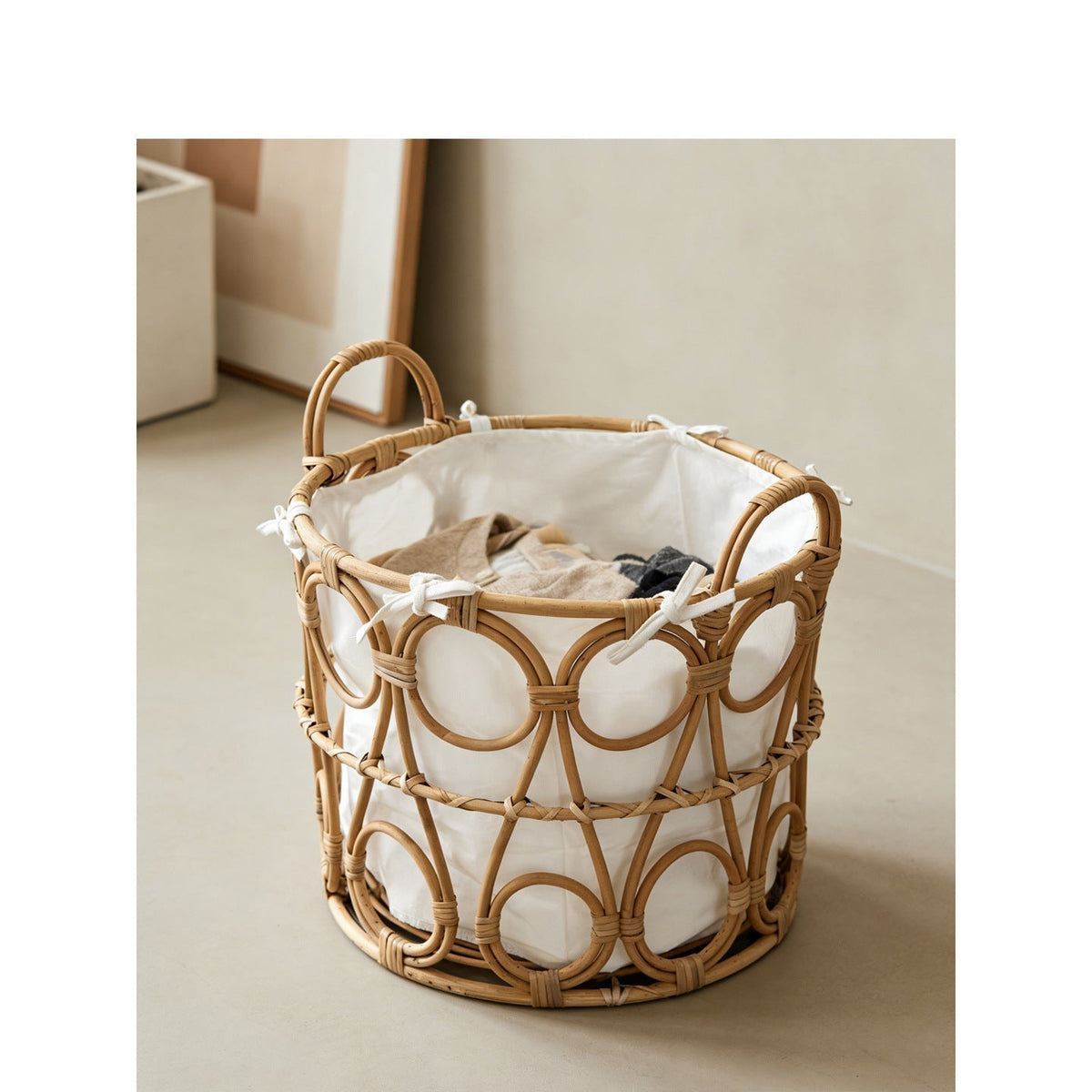 Basket with Round Cutout | Kelmera
