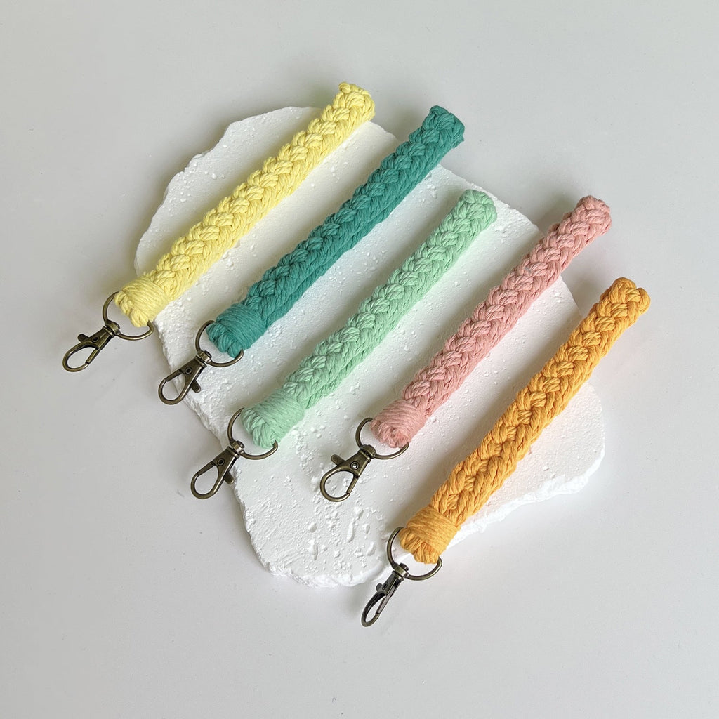 Braided Keychain Holder | Kelmera