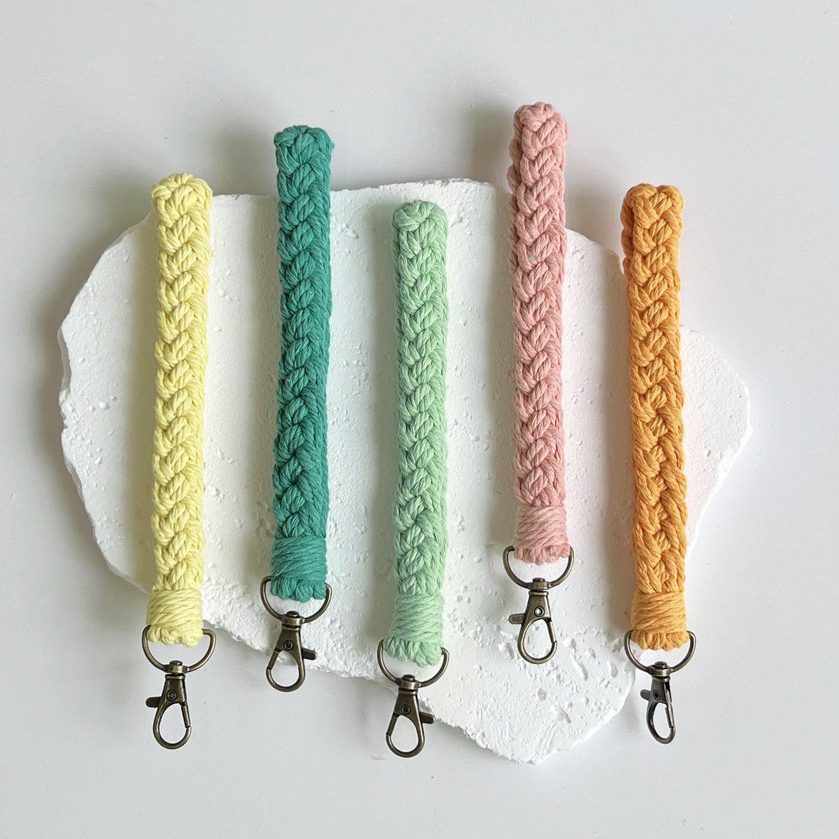 Braided Keychain Holder | Kelmera