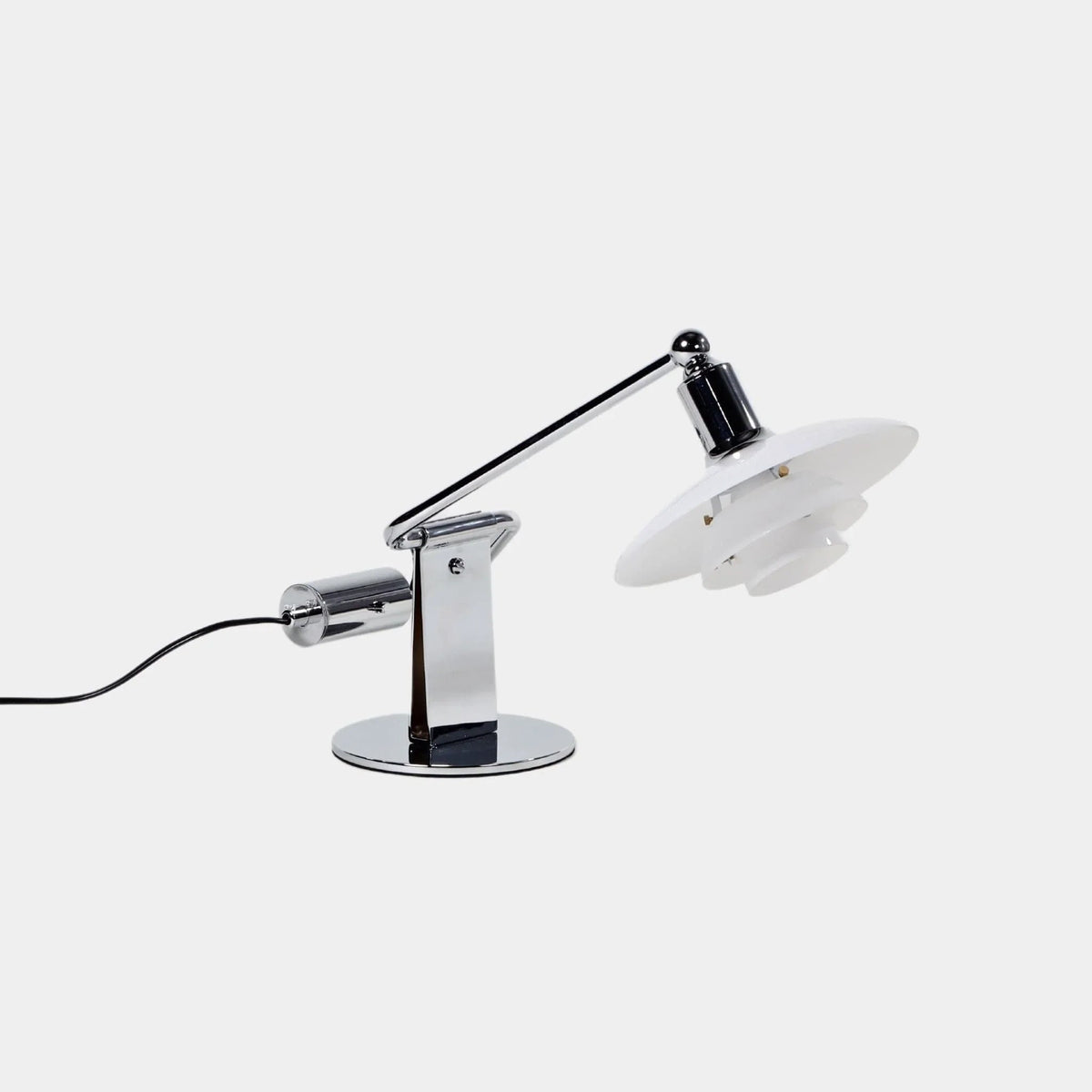 Bryfeda Table Lamp