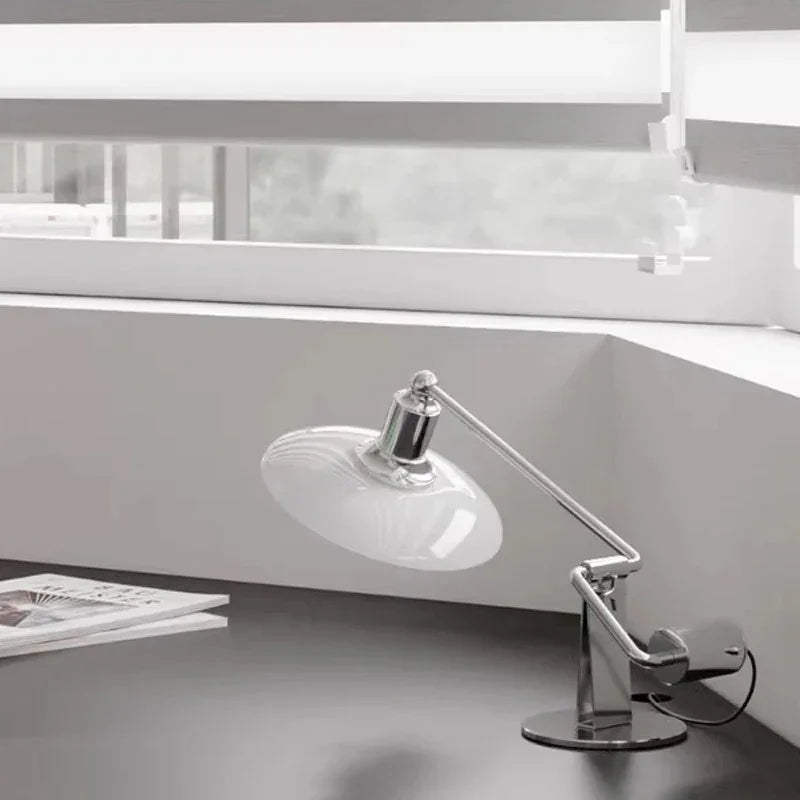Bryfeda Table Lamp