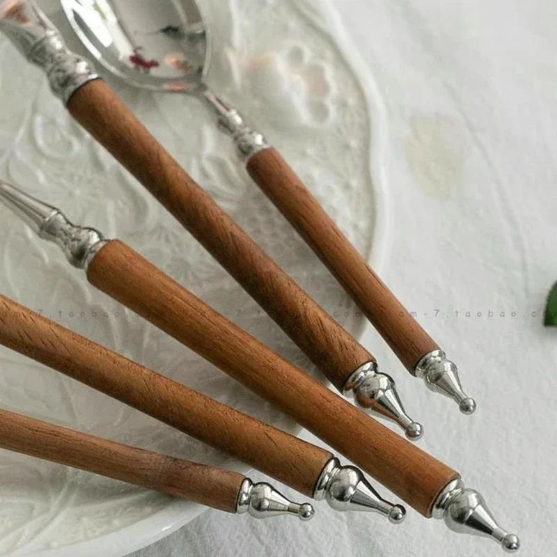 Bryvisa Cutlery Set