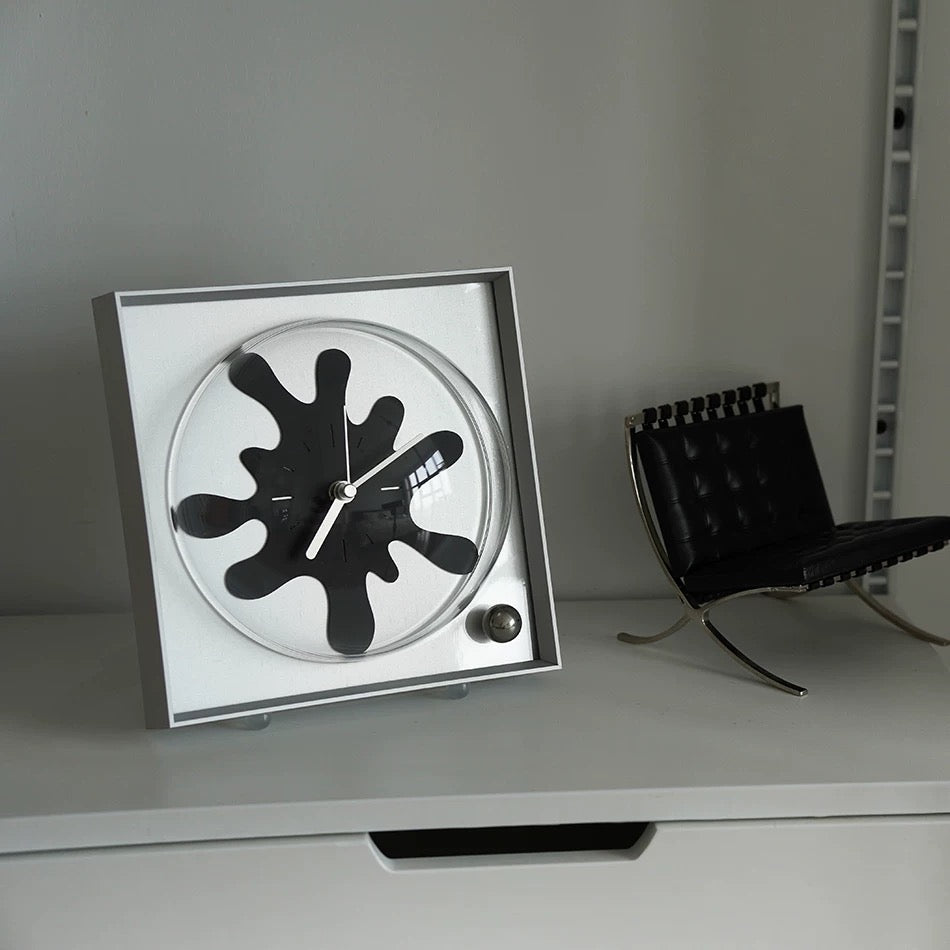 Clyndia Table Clock