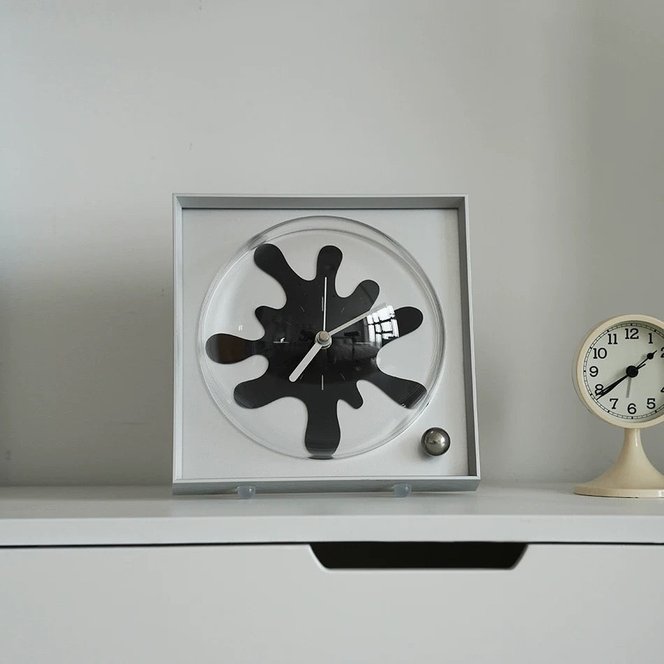 Clyndia Table Clock