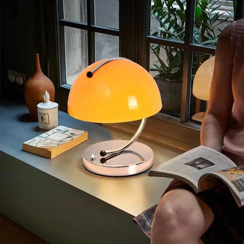 Clyrirra Table Lamp