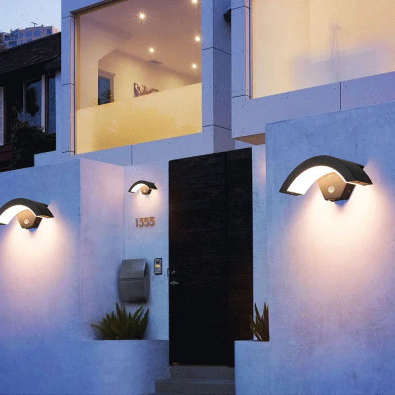Cornisa Outdoor Wall Lamp