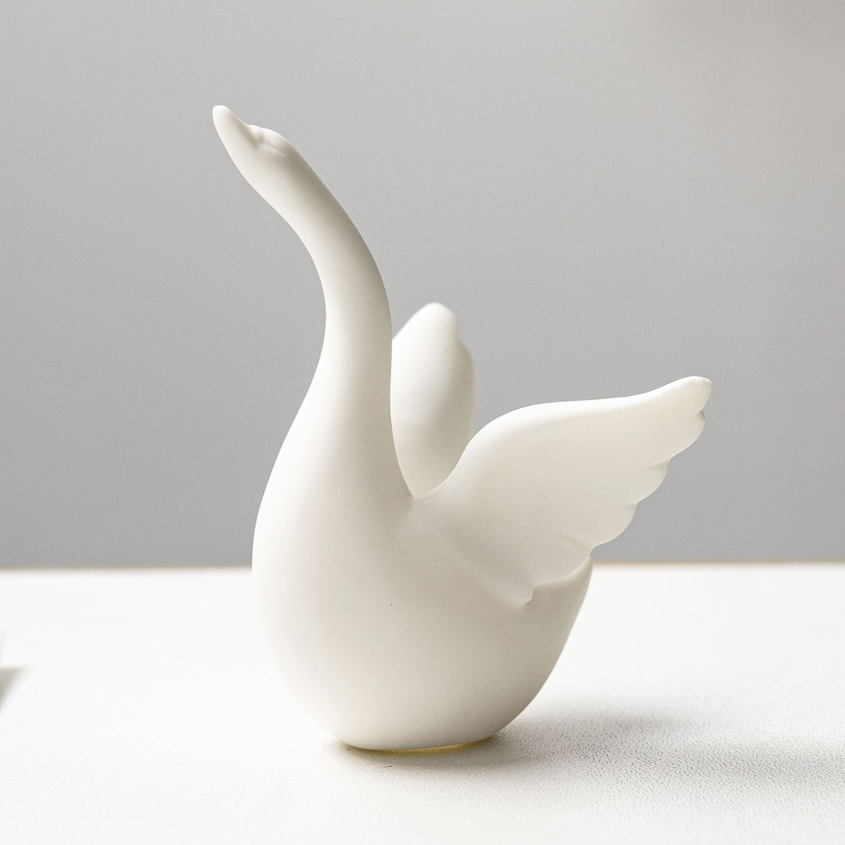 Curved Ceramic Figure | Kelmera