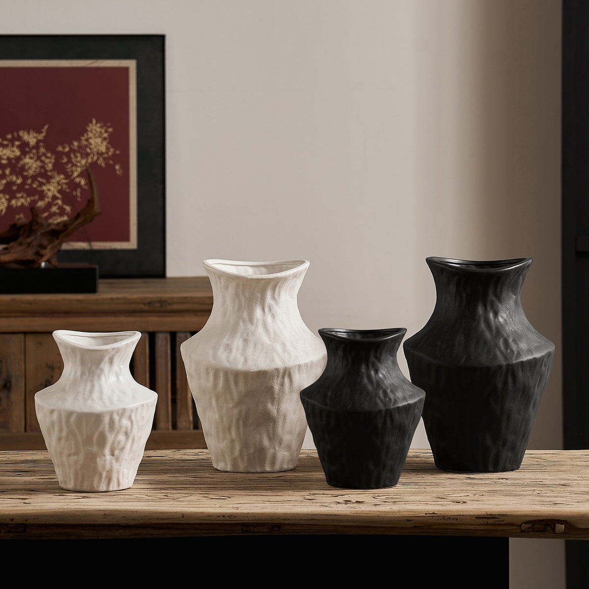 Curved Ceramic Vase | Kelmera