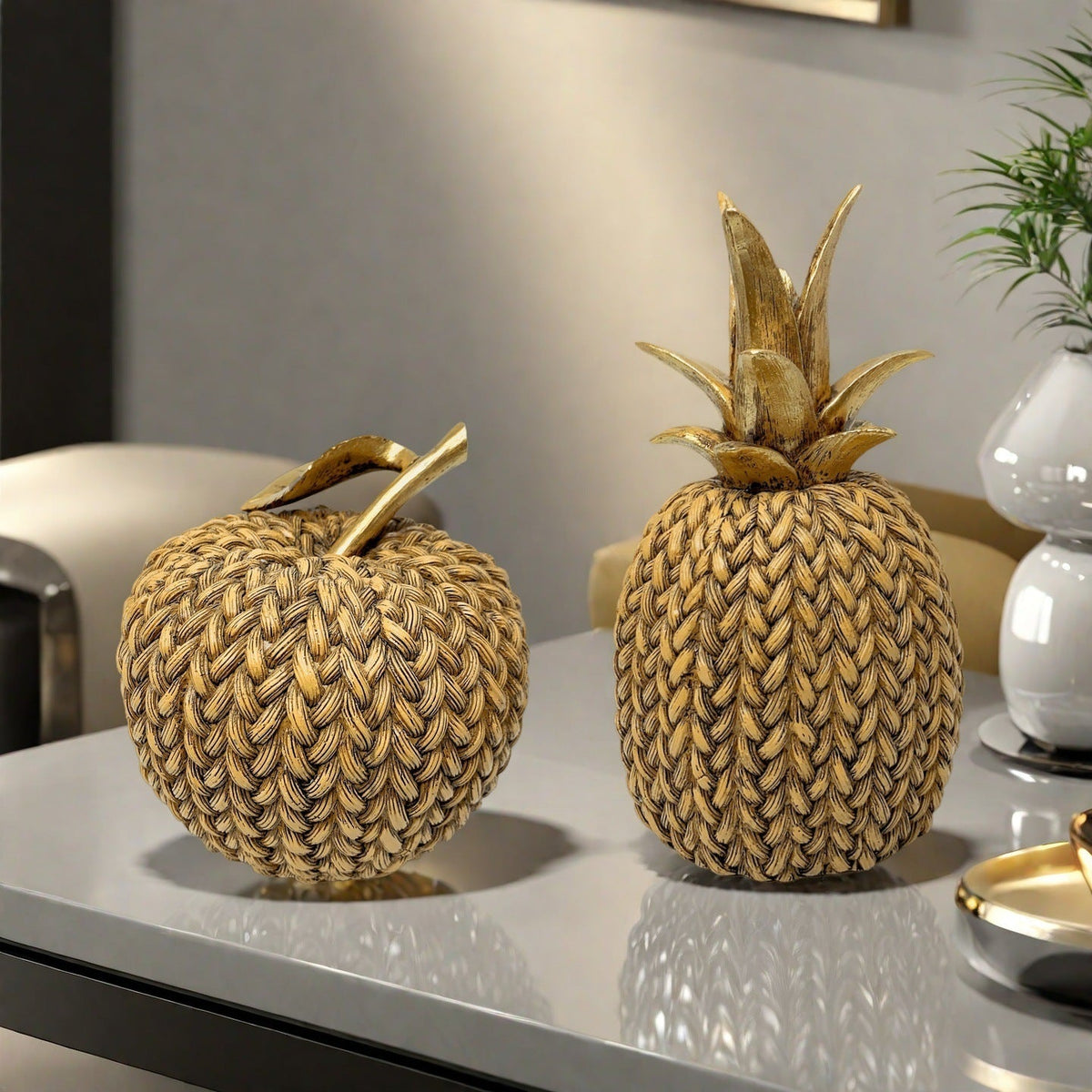 Decorative Apple Figure | Kelmera