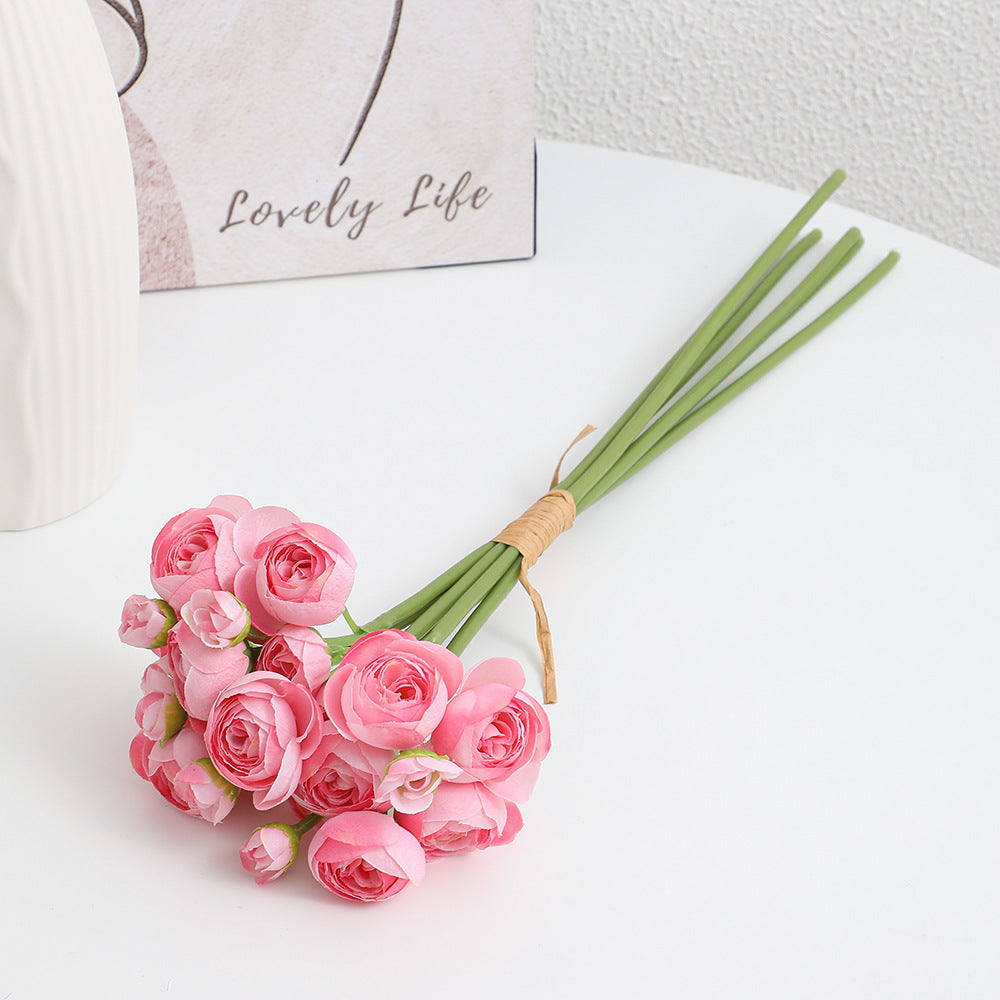 Decorative Art Bouquet with Elegant Roses | Kelmera