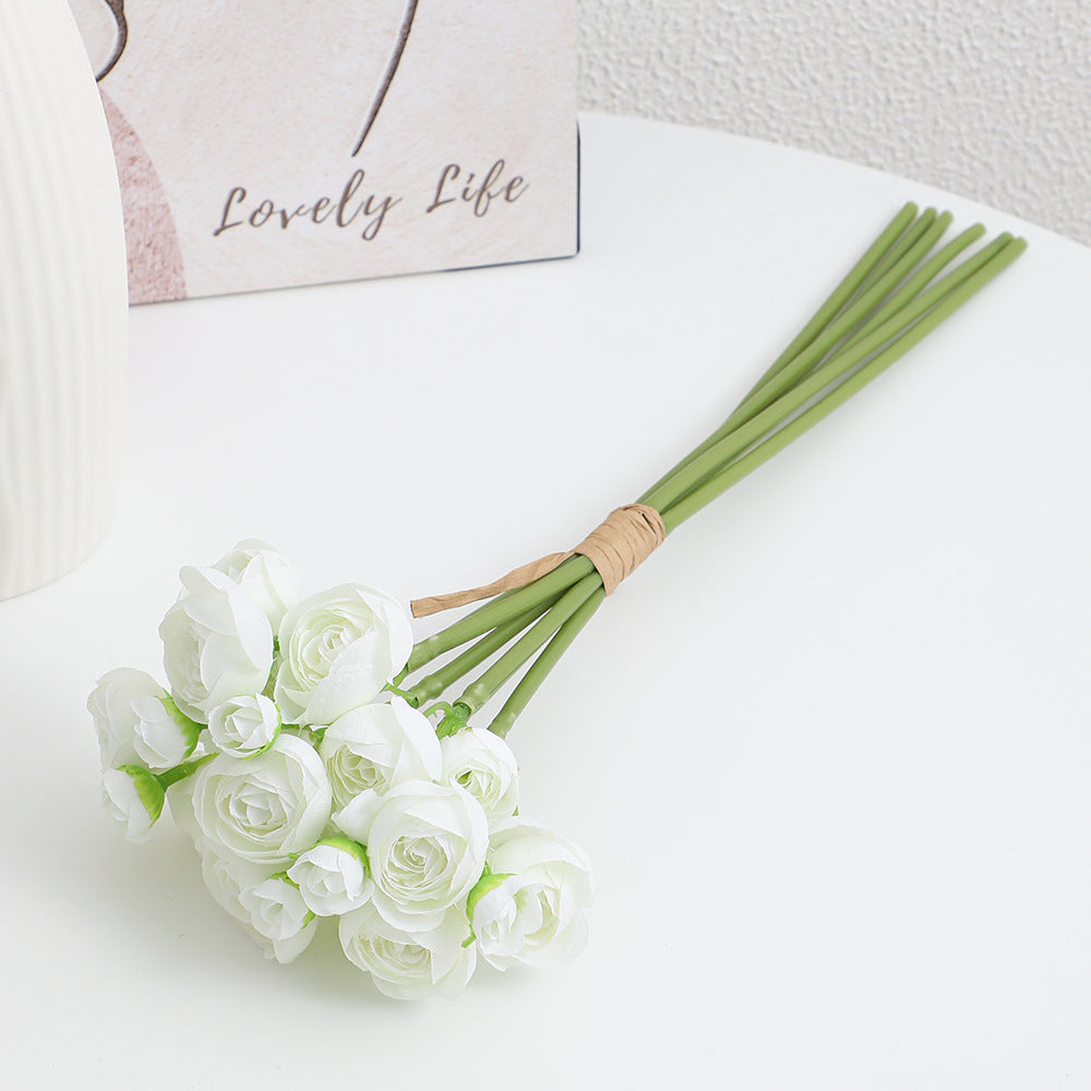 Decorative Art Bouquet with Elegant Roses | Kelmera