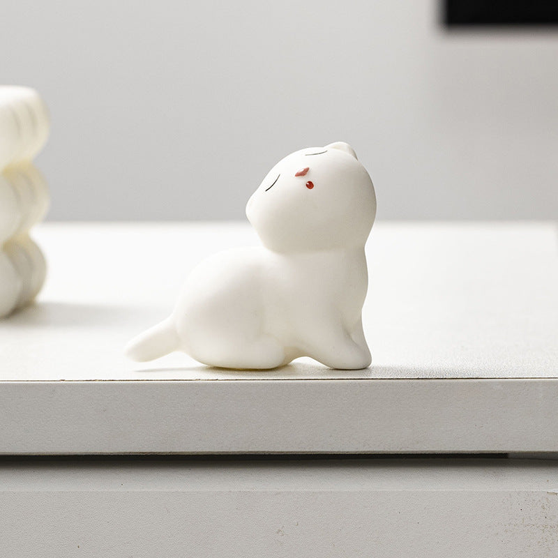 Decorative Cat Figurine | Kelmera