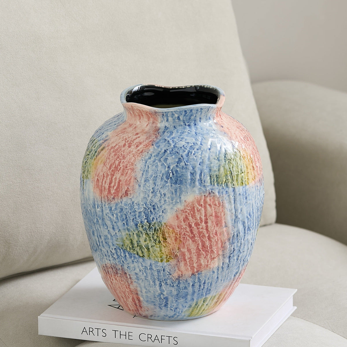 Decorative Ceramic Vase | Kelmera
