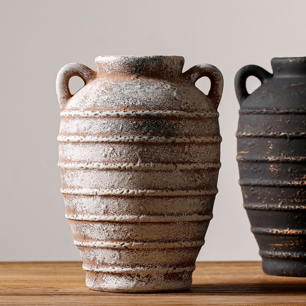 Decorative Ceramic Vase White Blackgold | Kelmera