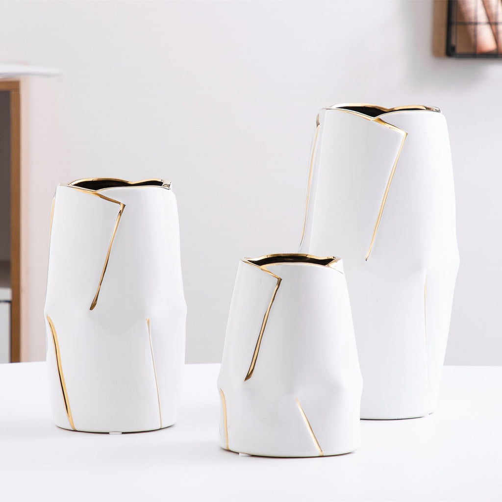Decorative Ceramic Vase with Golden Accents | Kelmera