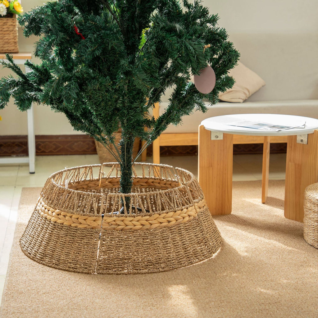 Decorative Christmas Tree Stand made of Wicker | Kelmera