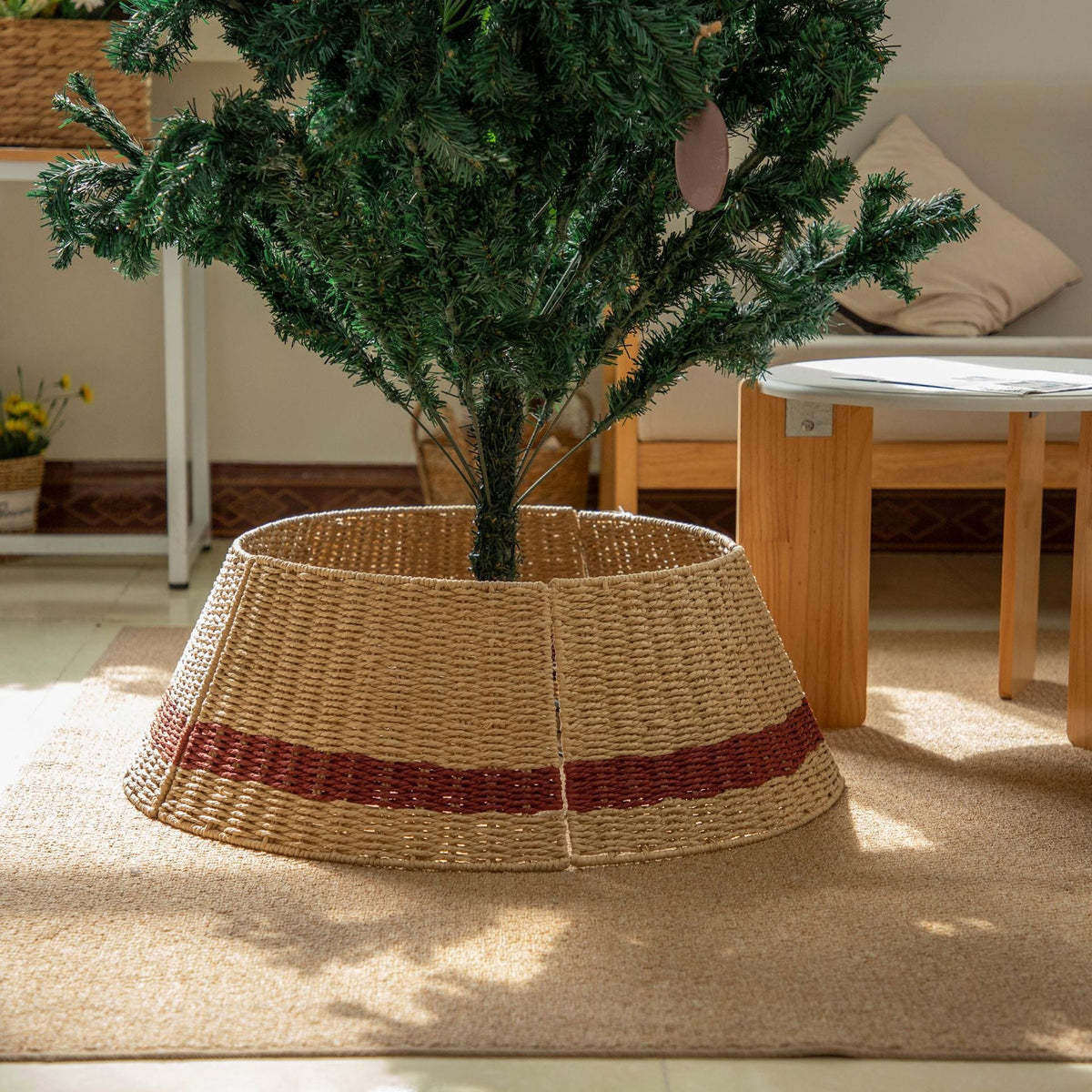 Decorative Christmas Tree Stand made of Wicker | Kelmera