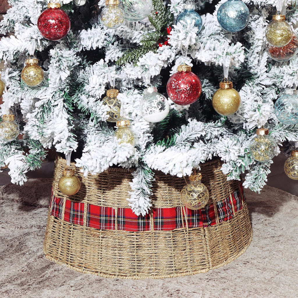 Decorative Christmas Tree Stand made of Wicker | Kelmera