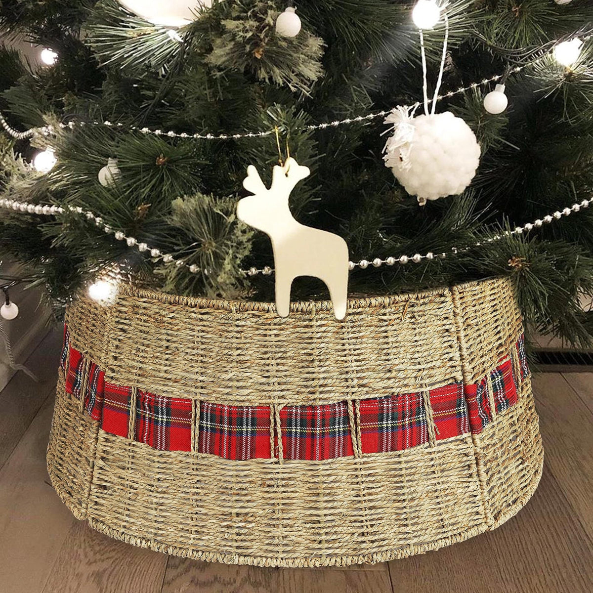 Decorative Christmas Tree Stand made of Wicker | Kelmera