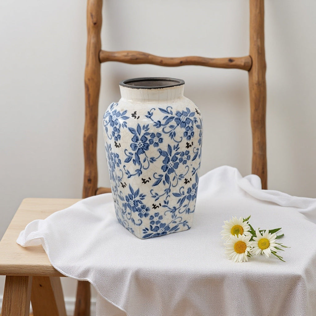 Decorative Country House Vase | Kelmera
