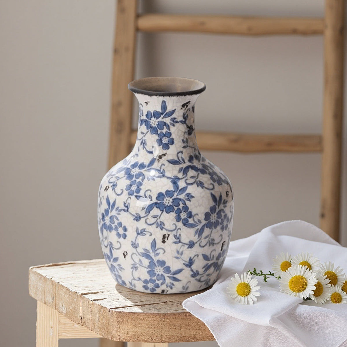 Decorative Country House Vase | Kelmera