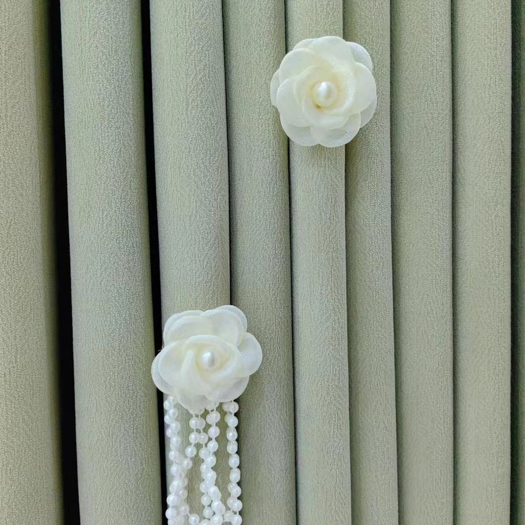 Decorative Curtain Clip with Flower Design | Kelmera