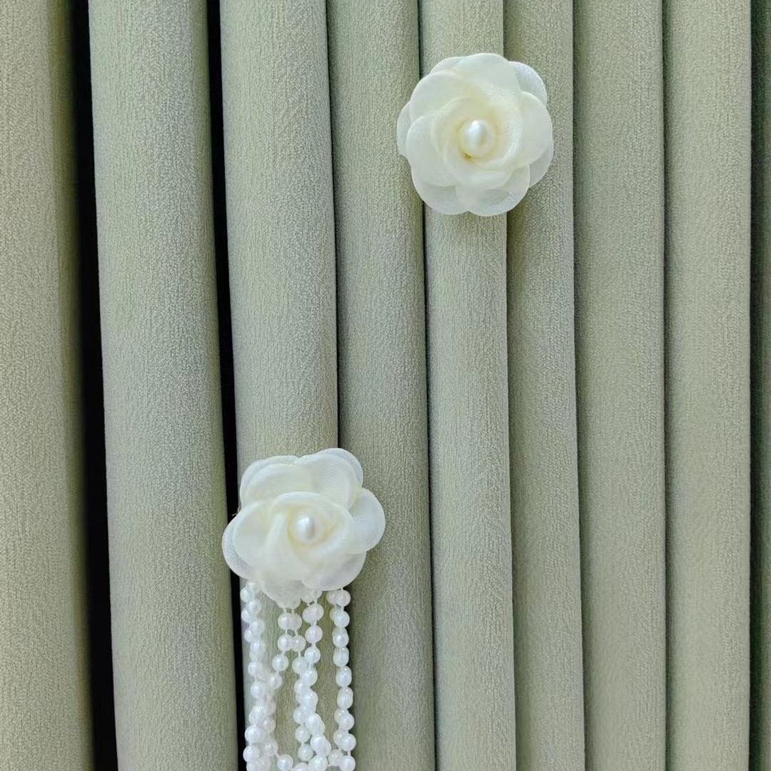 Decorative Curtain Clip with Flower Design | Kelmera