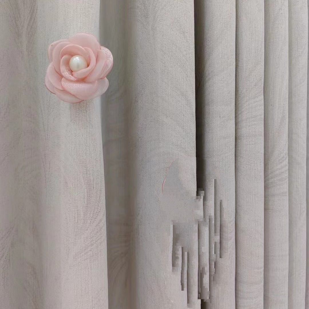 Decorative Curtain Clip with Flower Design | Kelmera