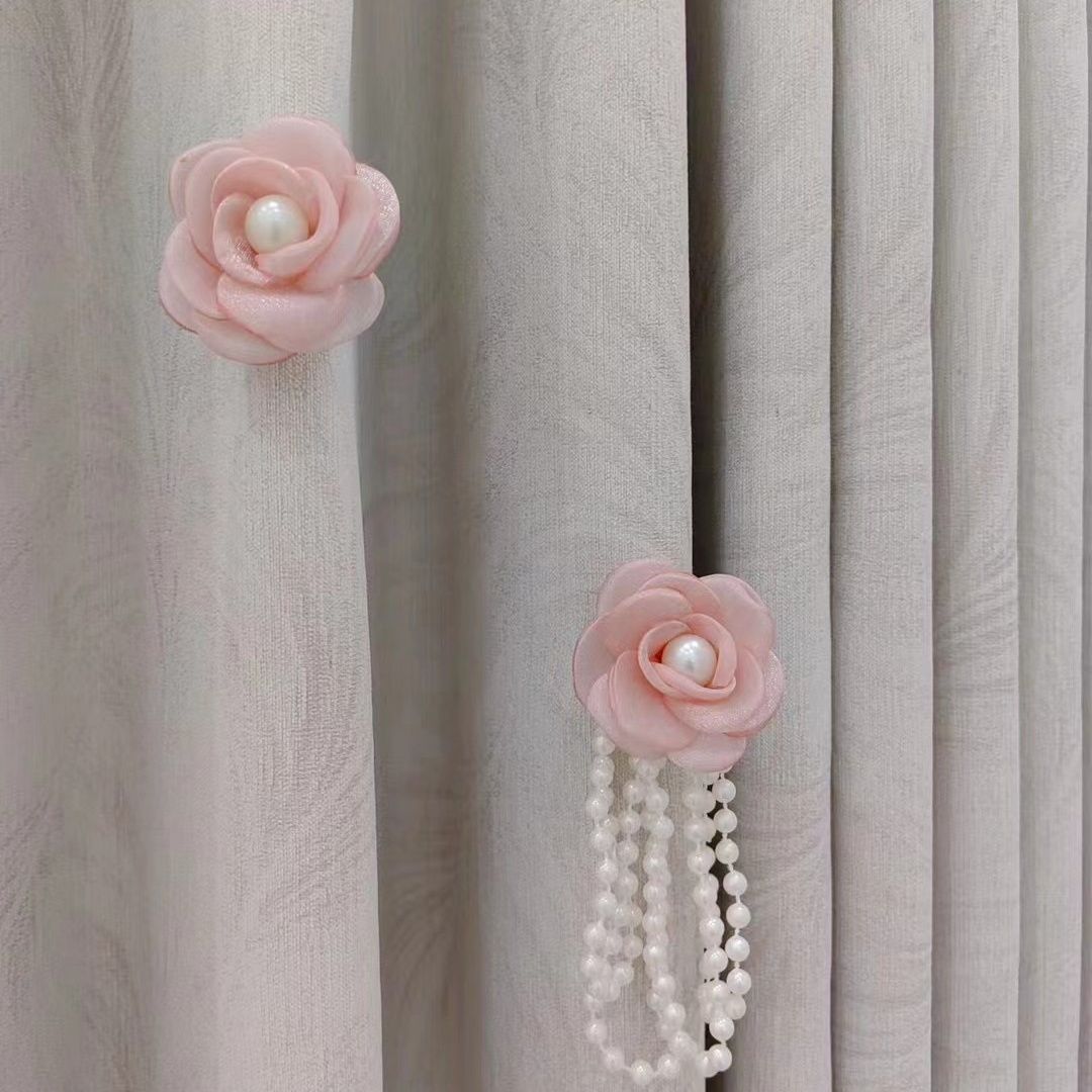 Decorative Curtain Clip with Flower Design | Kelmera