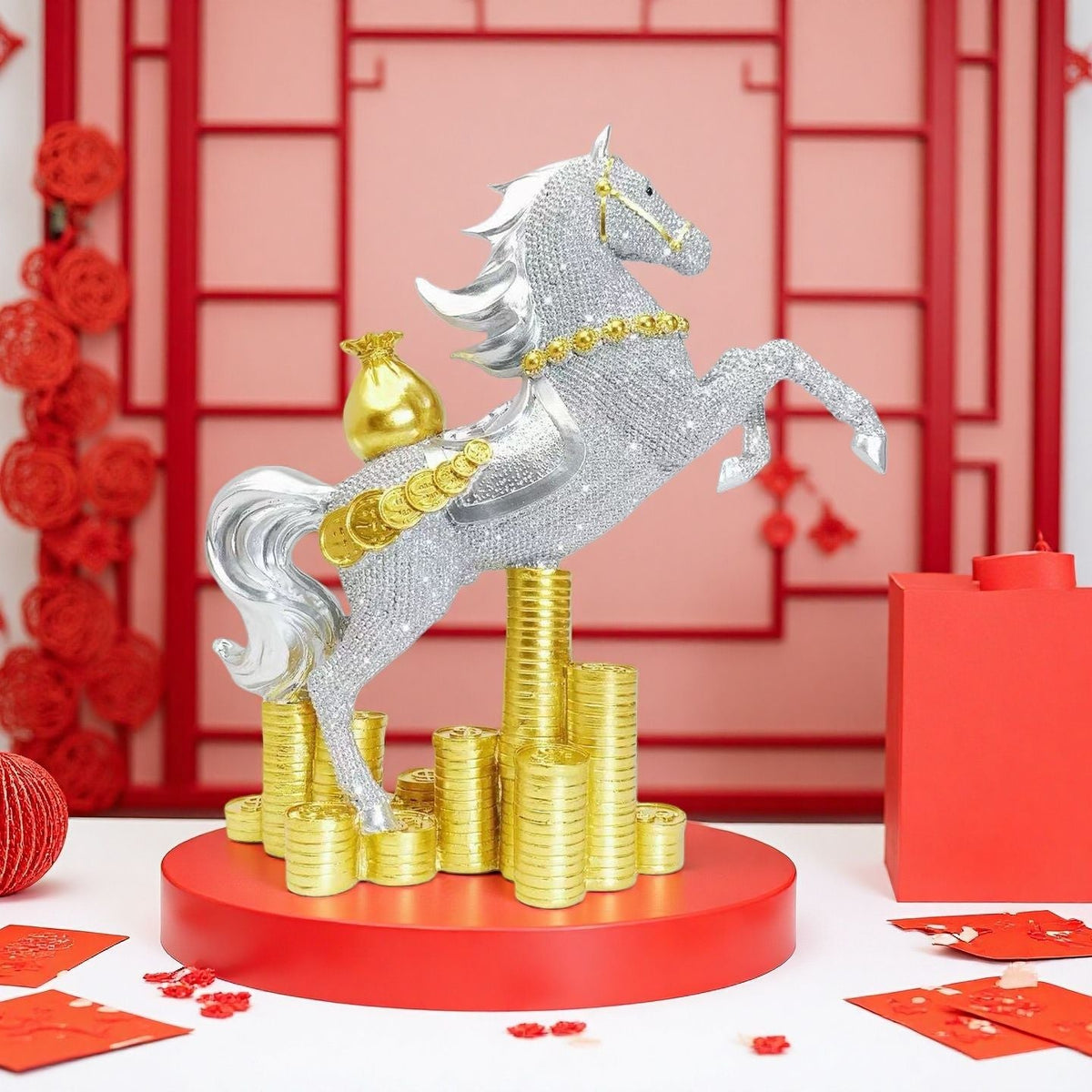 Decorative Figure Red Gold | Kelmera