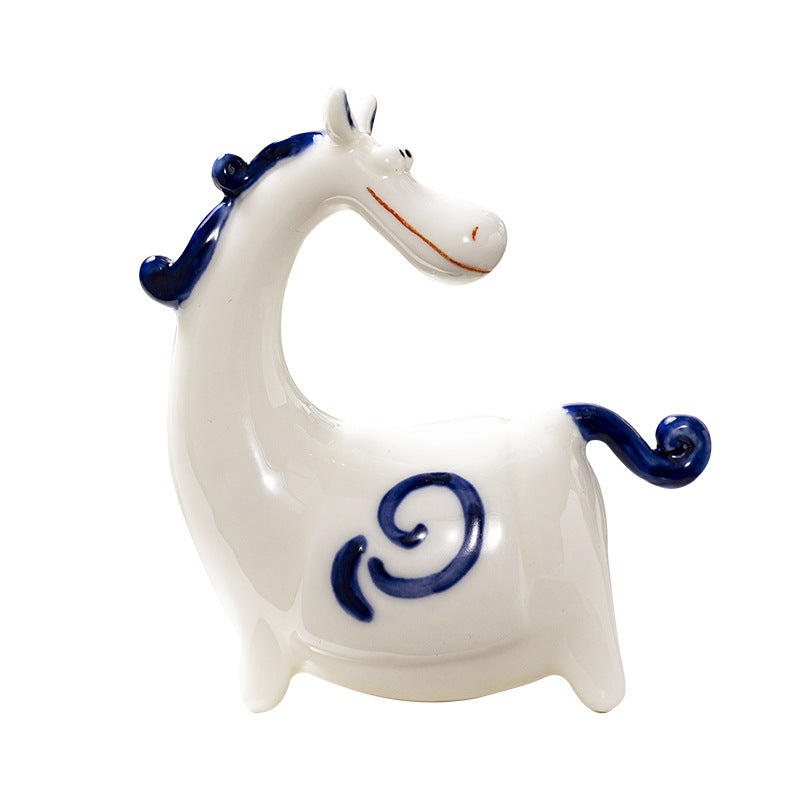 Decorative Figure Red White | Kelmera