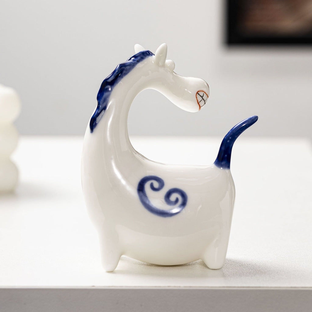 Decorative Figure Red White | Kelmera