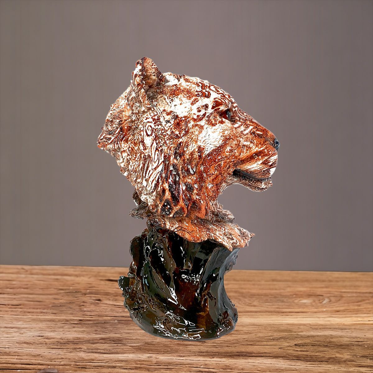 Decorative Figure White Brown | Kelmera