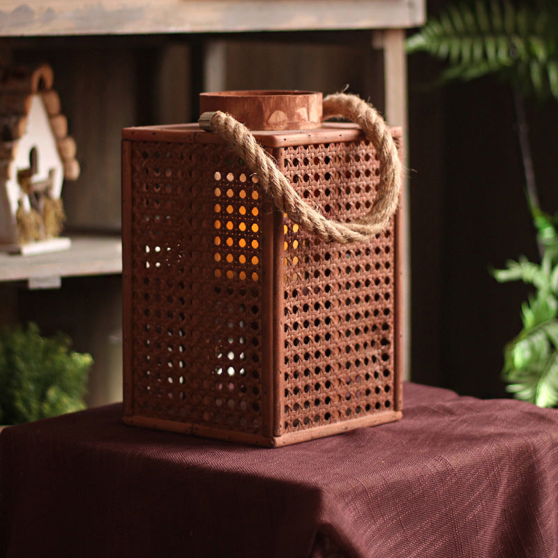 Decorative Lantern Holder made of Natural Material | Kelmera